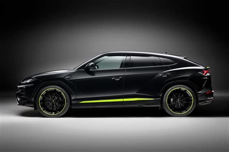 Lamborghini Urus Graphite Capsule offers matte colours with neon accents