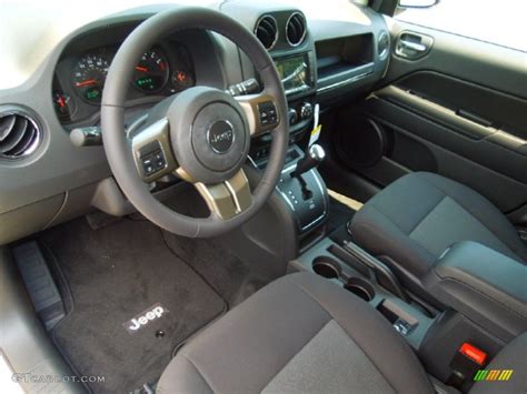 2012 Jeep Compass Latitude 4x4 Interior Color Photos | GTCarLot.com