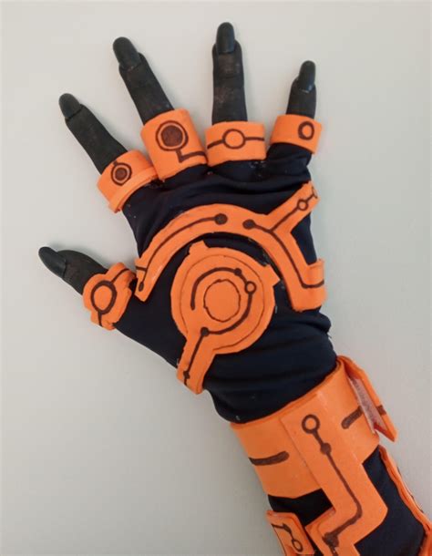 [TOTK] I made a Link's new arm as a glove for a cosplay : r/zelda