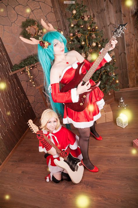 Miku Hatsune x Rin Kagamine Christmas Cosplay by Bizarre-Deer on DeviantArt