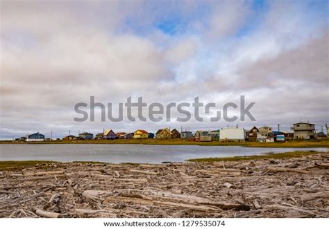 Hamlet Tuktoyaktuk Inuvialuit Community Shore Beaufort Stock Photo 1279535074 | Shutterstock