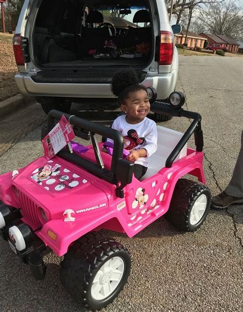 Minnie Mouse Power Wheels Jeep