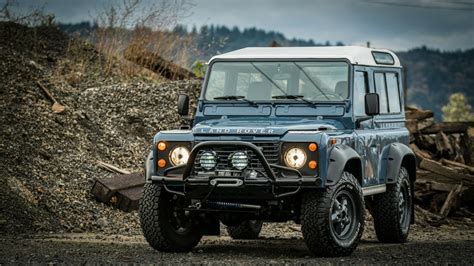 Download Car Old Car Off-road Land Rover Defender 90 Vehicle Land Rover Defender HD Wallpaper