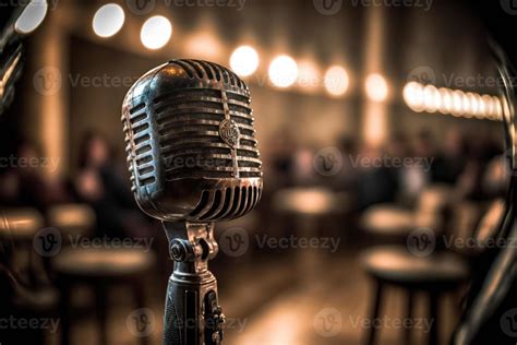 Vintage microphone in a large stand-up comedy venue 15617771 Stock Photo at Vecteezy