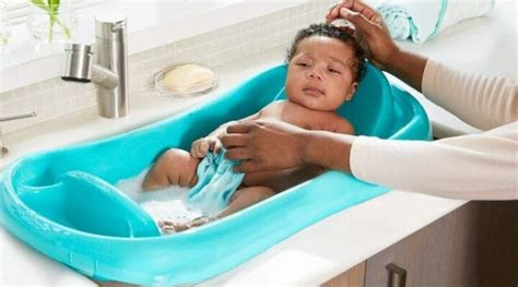 How to Bath Baby Using Bathing Accessories?