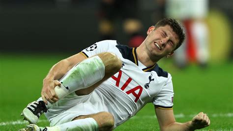 Tottenham defender Ben Davies expects ankle injury to take a 'couple of ...