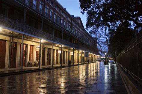 French Quarter at Night - Nola Tour Guy