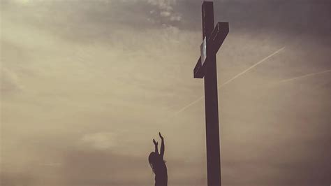 Cross, prayer, faith, jesus, god 16:9 background, Jesus Praying HD wallpaper | Pxfuel