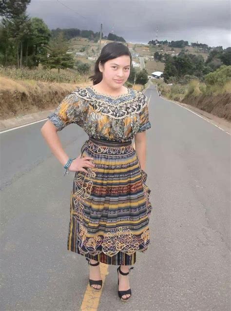 Trajes típicos de Guatemala. | Dresses with sleeves, Fashion, Dresses