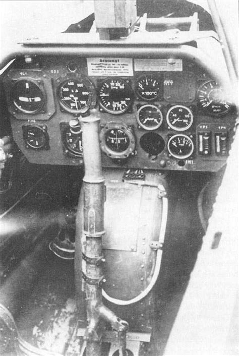 He162-Cockpit-6.jpg (53K)