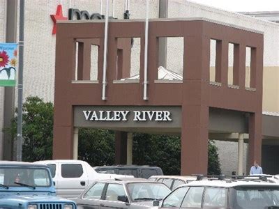 Valley River Center - Indoor Malls on Waymarking.com