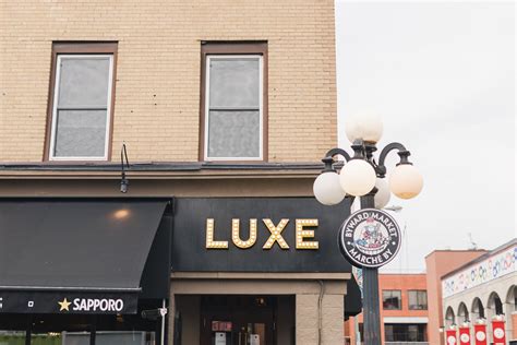 Luxe Bistro Restaurant Wedding in Downtown Ottawa