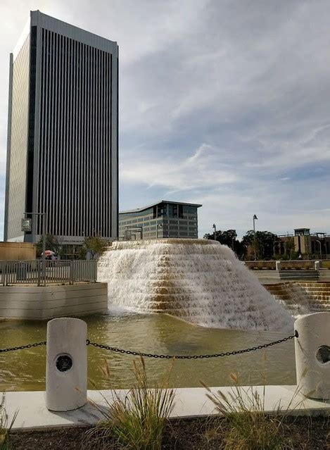 Kanawha Plaza Fountain | The Kanawha Plaza Fountain in downt… | Flickr