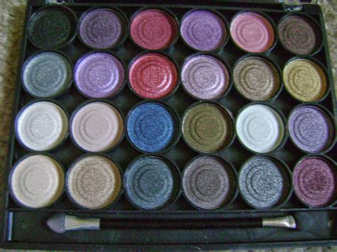 Beauty Research : Review: L.A. Colors Eyeshadow Palette