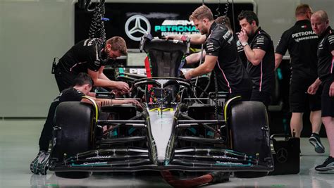 'Lewis Hamilton asking questions after Mercedes lost to the Merc-powered Aston' : PlanetF1