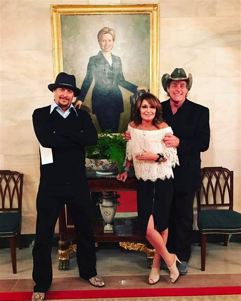 Sarah Palin, Trump & Kid Rock: White House Dinner – Footwear News