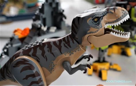 T-Rex Vs Dino-Mech Battle LEGO Set 75938