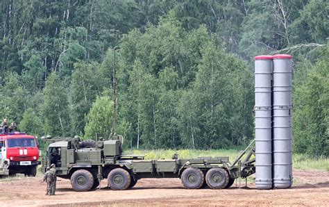 Russia’s Big, New Anti-Aircraft Missile Launcher Is Way Behind Schedule