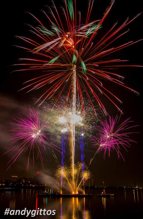 Fireworks at Woolwich | Fireworks at Woolwich, Royal Greenwi… | Flickr