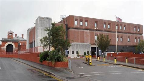 HMP Bristol 'much improved' but suicide levels still a concern - BBC News