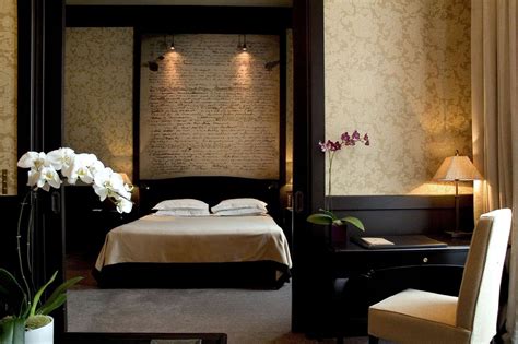 Top 6 Most Romantic Hotels in Paris for Valentine's Day