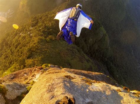 Wingsuit Base Jumping Red Bull