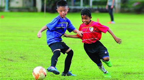 Inilah 7 Manfaat Bermain Sepak Bola Bagi Kesehatan Anak