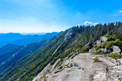 View from the Moro Rock - Hiking in Sequoia National Park, California ...