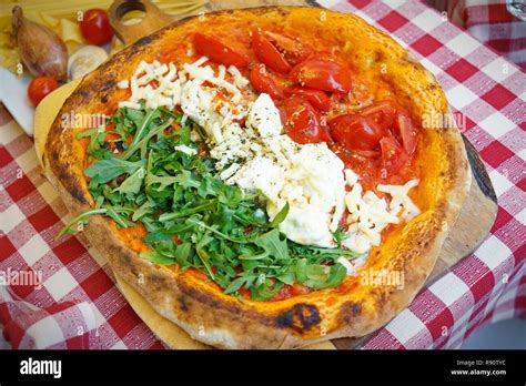 Italian flag pizza hi-res stock photography and images - Alamy