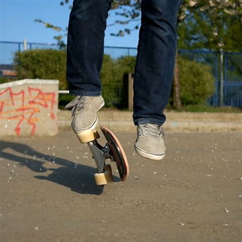 How to do the original kickflip - no ollie necessary! - Freestyle Tricktips