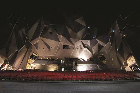 Salle de cinéma IMAX laser 3D Pavillon Kinemax au Futuroscope de Poitiers Par l'Atelier David ...