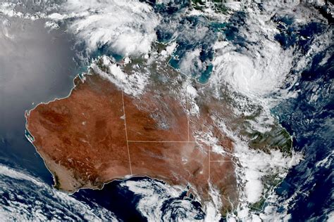 Tropical Cyclone Jasper Updates: Queensland Braces for Storm to Make Landfall - Bloomberg