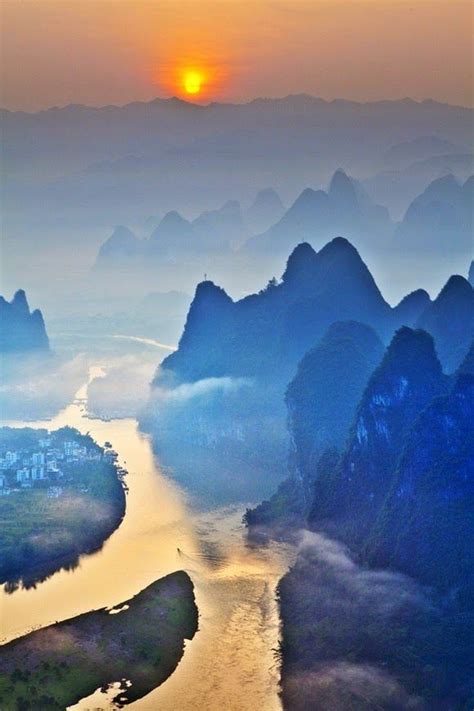 Lijiang River at sunrise - Guangxi, China | Guangxi, Breathtaking places, Beautiful landscapes