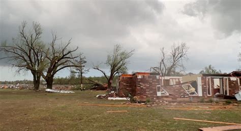 Deadly Tornadoes Hit Oklahoma | 94.7 Country