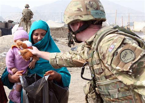 American, British troops team up, bring donations to Afghans in need ...