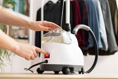 How To Use A Steamer For Clothes | Storables