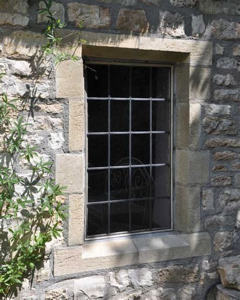 Mullion Windows - Stone Mullion Windows - Redwood Stone