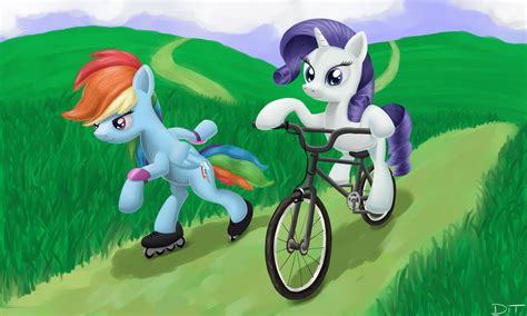 Rarity and Rainbow Dash by MariaRobotnikku on DeviantArt