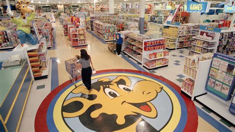 Inside the Rise and Fall of Toys ‘R’ Us - History in the Headlines