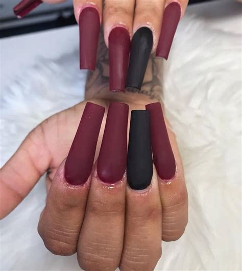 20 Classy Maroon Matte Nails You Must See – NailDesignCode