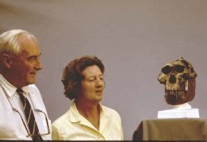 A Century of the Leakey Family in East Africa Louis Mary & Zinj rsz - A Century of the Leakey ...