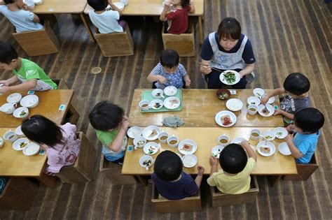 Japan School Lunches Rated Most Nutritious Among Developed Nations | Breaking Asia