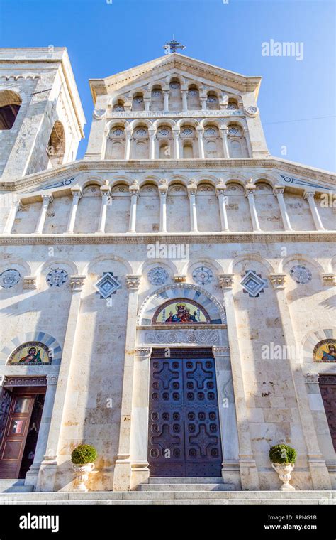 Cagliari cathedral hi-res stock photography and images - Alamy