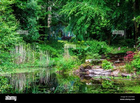 The lush Japanese gardens at Portmeirion Village, Wales Stock Photo - Alamy