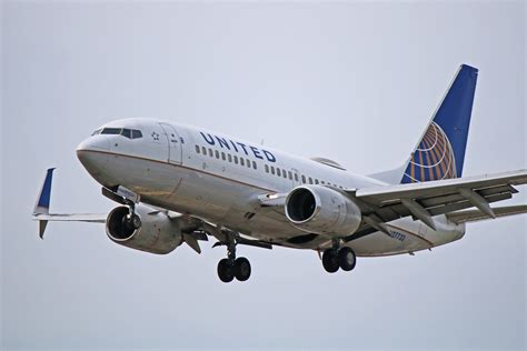 N27733: United Airlines Boeing 737-700 (1st Flew With Continental In '99)