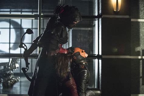 Arrow Season 2 Finale Trailer And Photos Show Heroes, Tension And Big ...