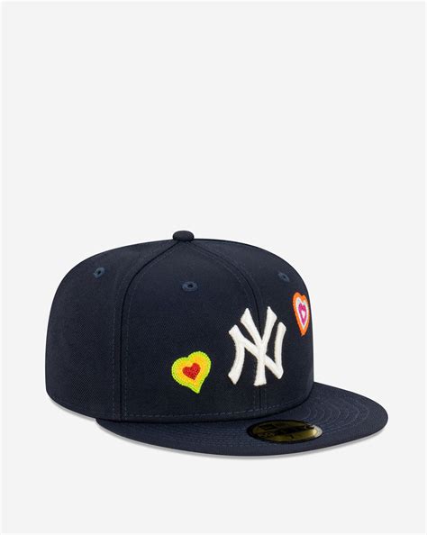 Shop New Era 59Fifty New York Yankees Heart Fitted Hat 60288235 black | SNIPES USA