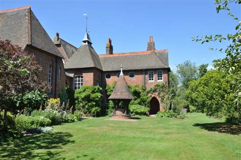 The Red House at Bexleyheath | Freed From Time