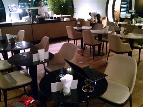 Do You Always Go to 'Your Spot' at the Airport Lounge? - Rapid Travel Chai