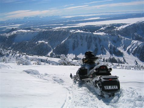 Download Vehicle Snowmobile HD Wallpaper